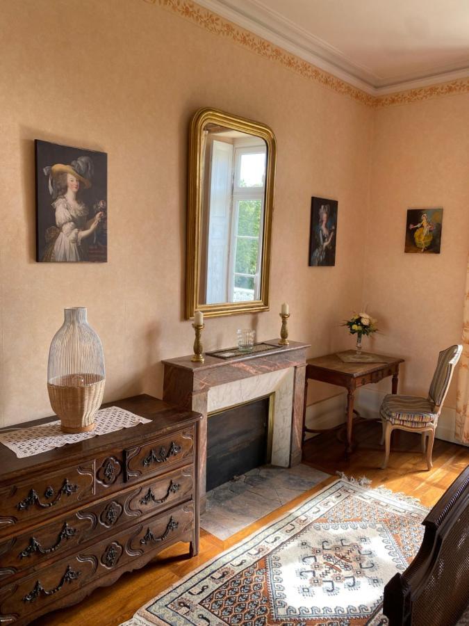 Chateau De St-Fulgent, Gite La Tour Saint-Fulgent 외부 사진